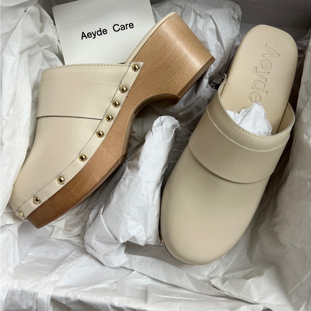 AEYDE Bibi studded leather clogs creamy NWT